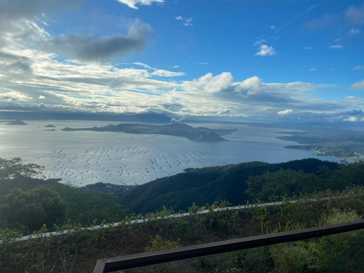 Affordable Tagaytay Staycation Ayala Serin - B&B Tagaytay