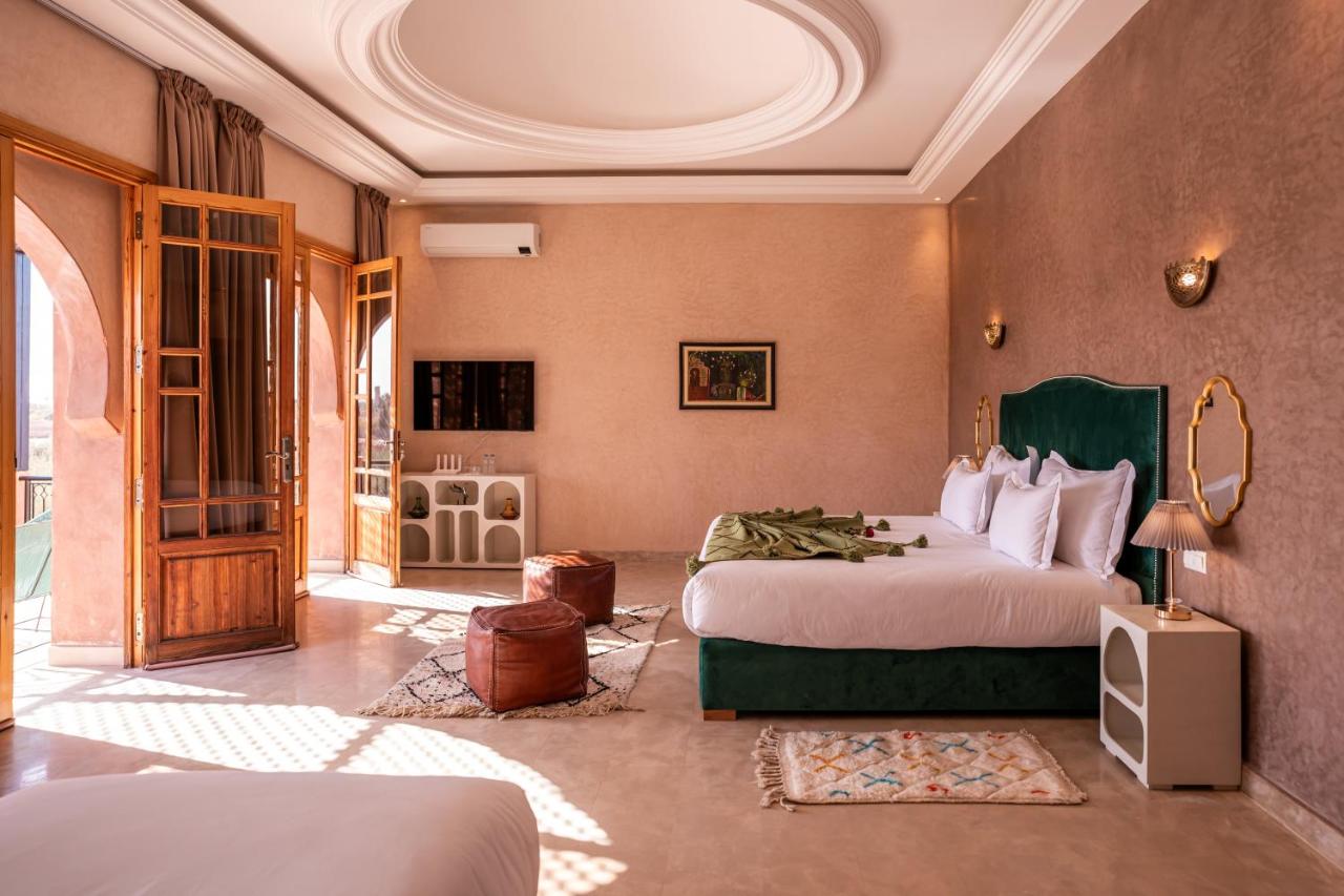 King Suite with Pool View