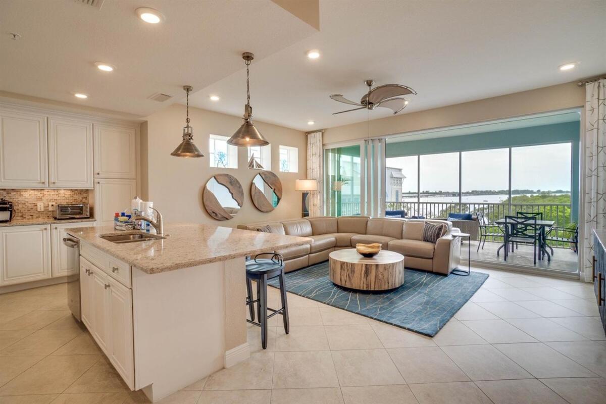 Paradise on the Bay by Coastal Chic Vacations - Ferienwohnung Bradenton