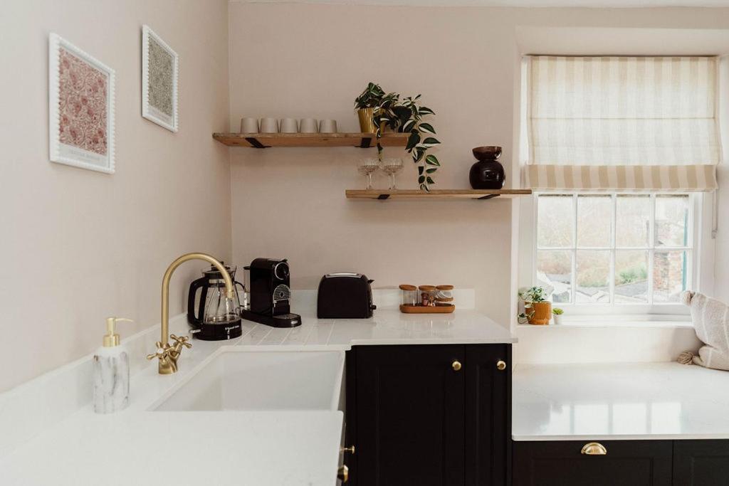 Boujee, Chic Apartment - B&B