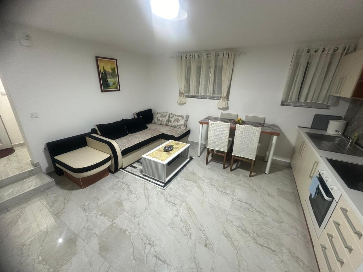 Apartman Ruža 2 - Ferienwohnung