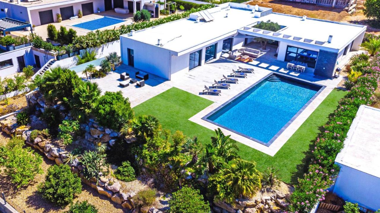 Blue Hill Boutique Villa by Junto ao Mar - Chambres d'hôtes Quelfes