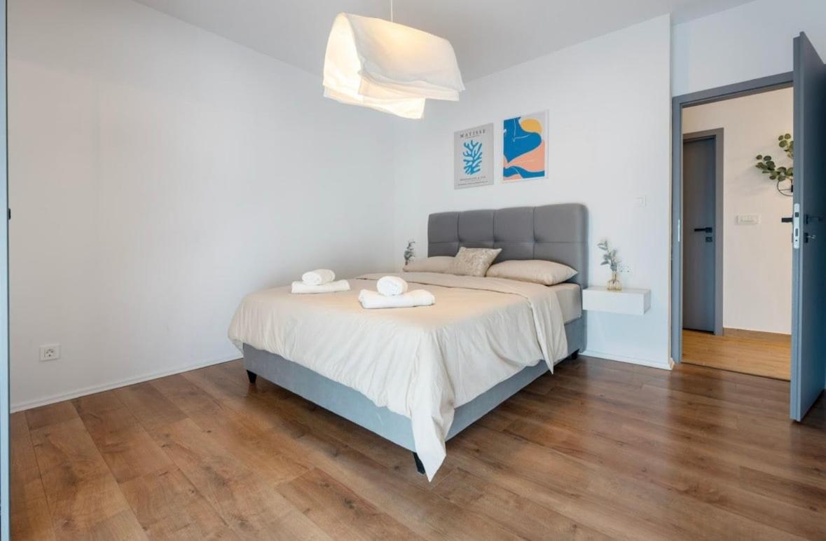 Appartamento con 2 Camere da Letto e Balcone