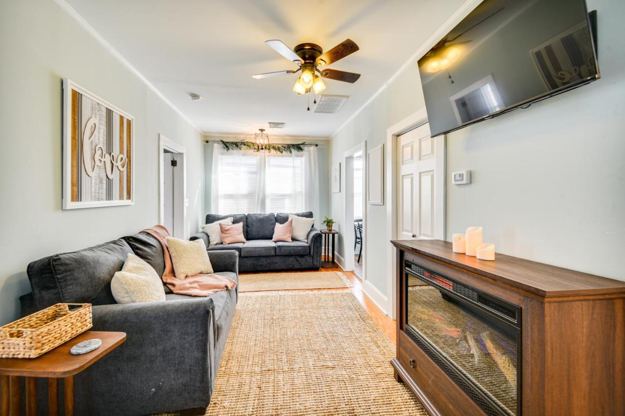 Family-Friendly Main St Gloucester Apt w/ Balcony! - B&B Gloucester