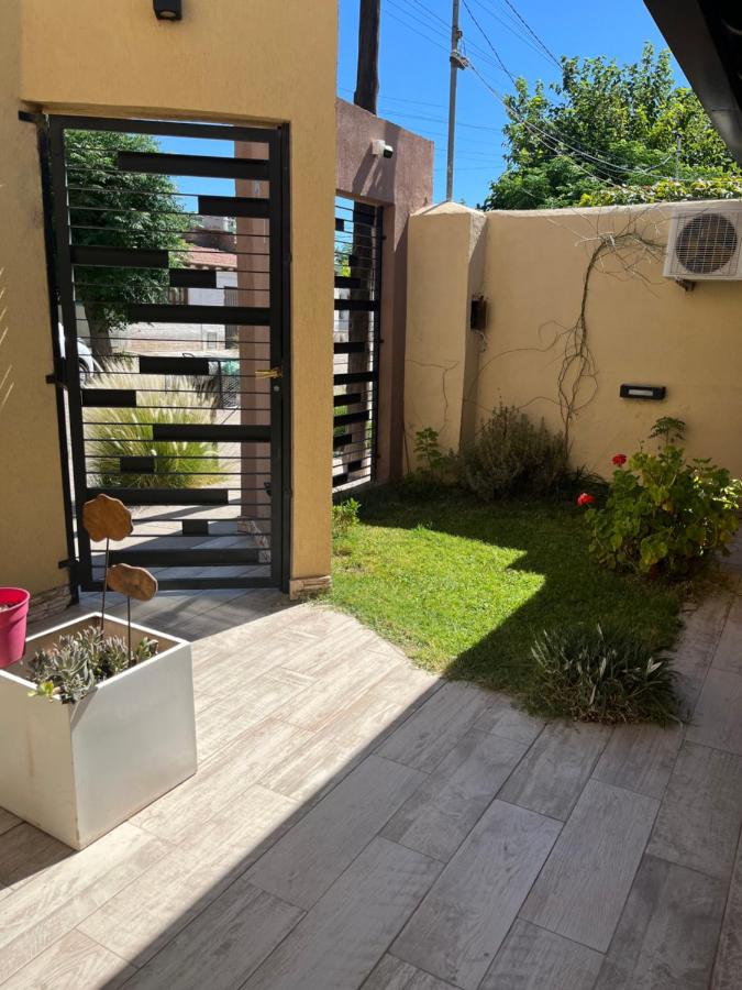 Hospedaje Catriel - Bed and Breakfast Catriel