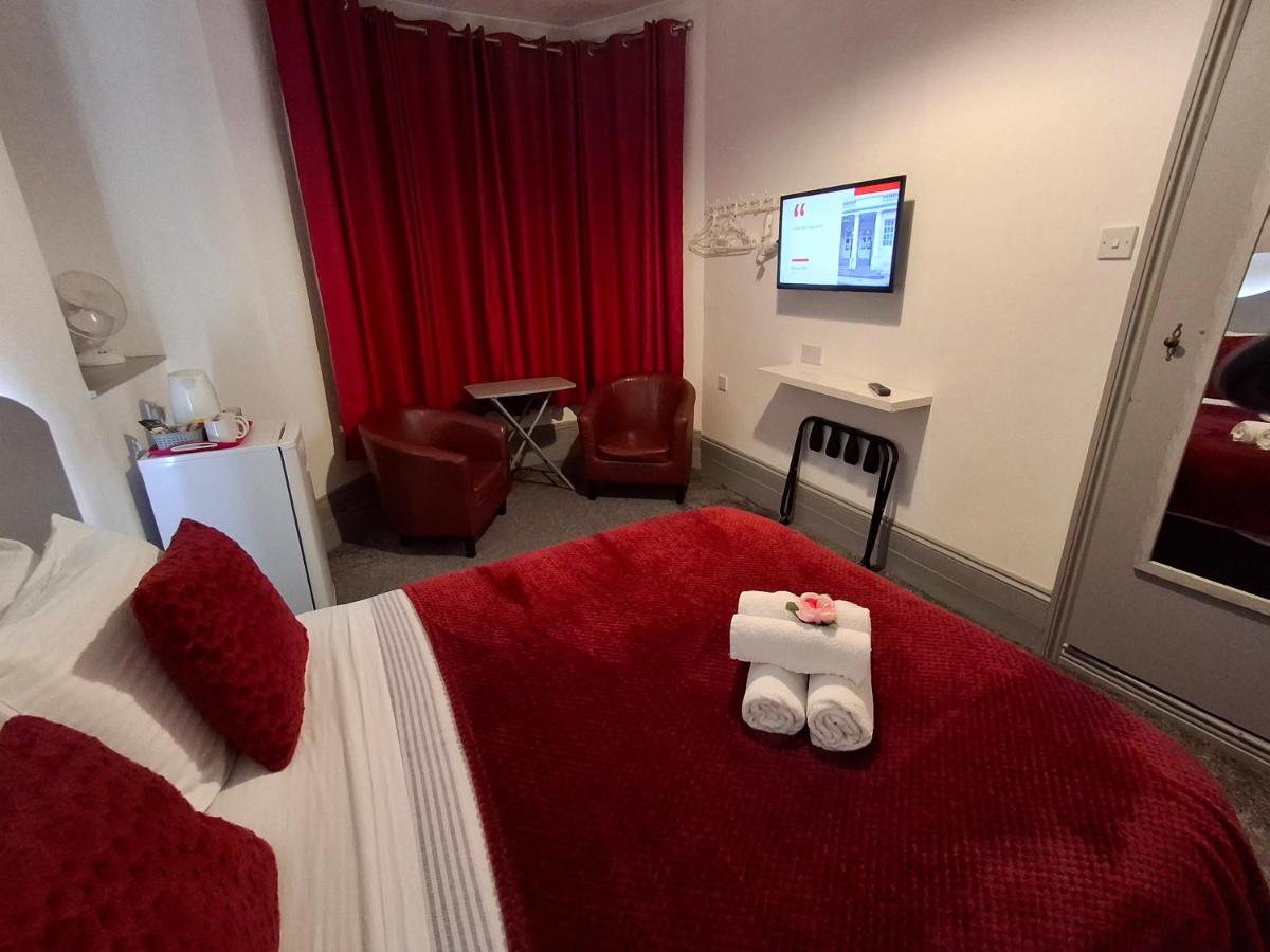 Double - Room 1 - En-Suite (Low floor, city view)