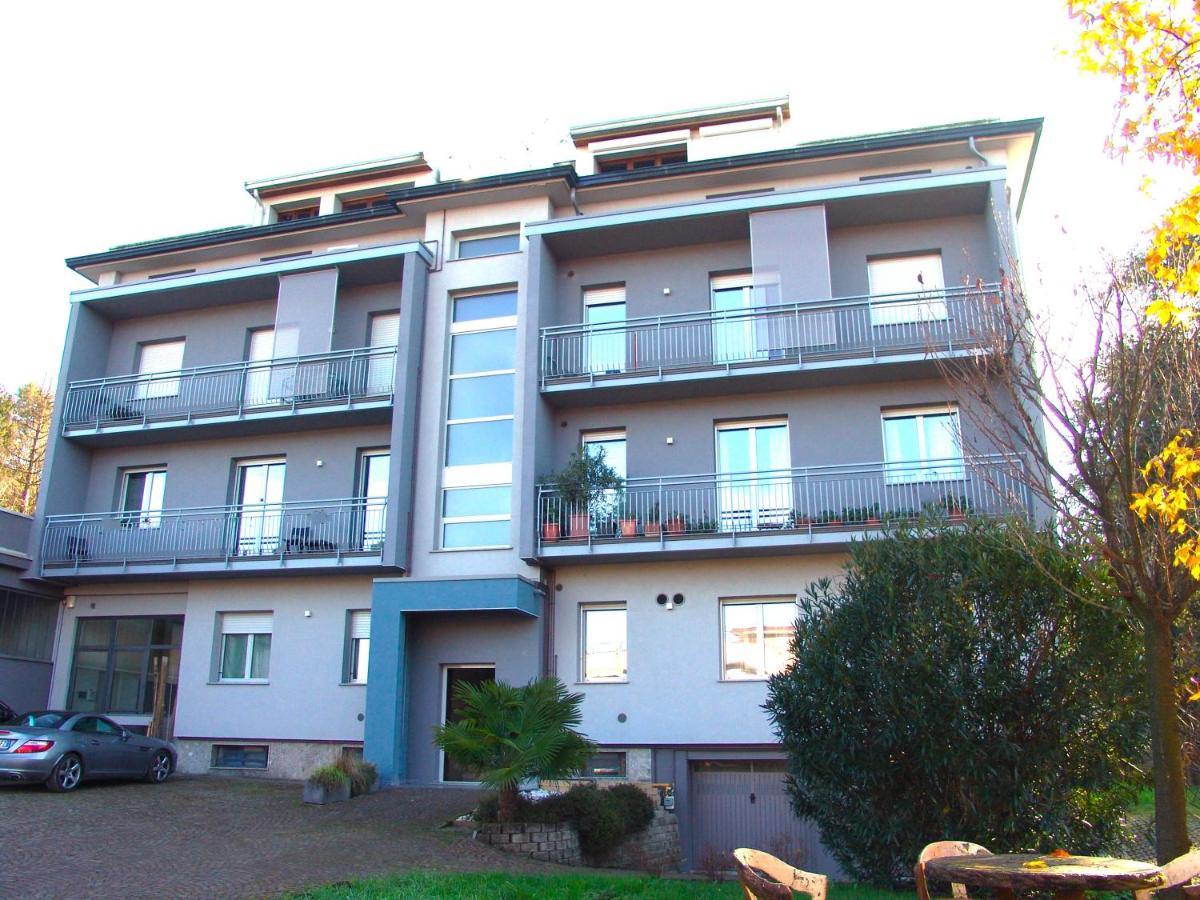 Benny's Apartment Near Lake Como - B&B