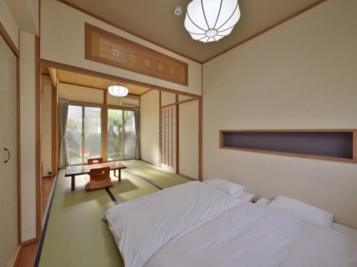 Habitación de estilo japonés con baño privado