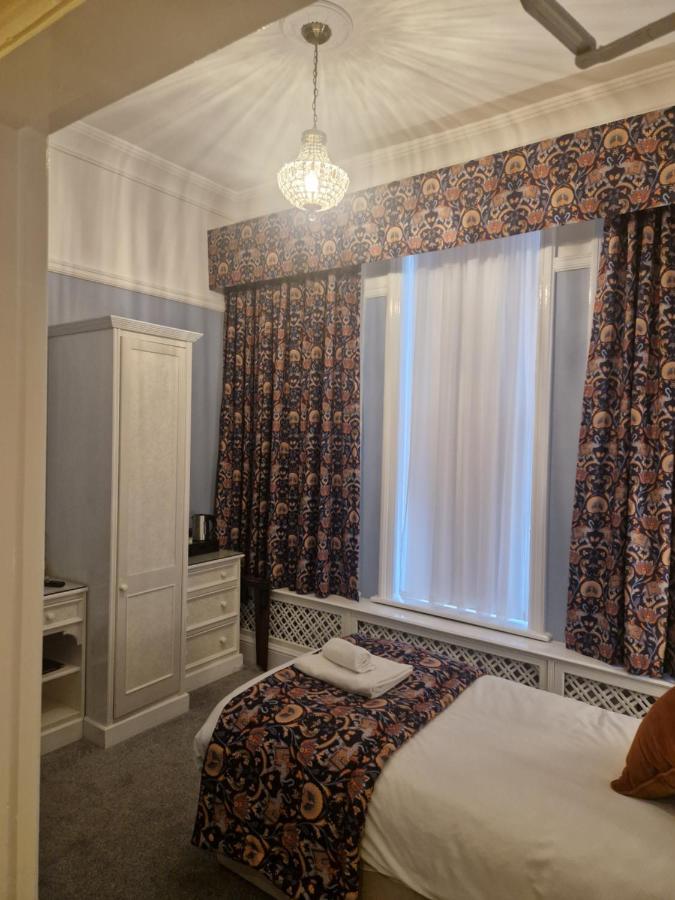 Small Single Room