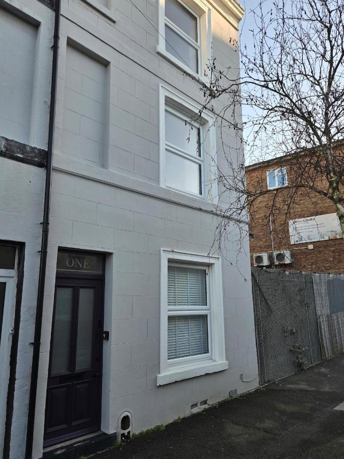 Coastal Retreat with Town views in Historic Hastings - B&B