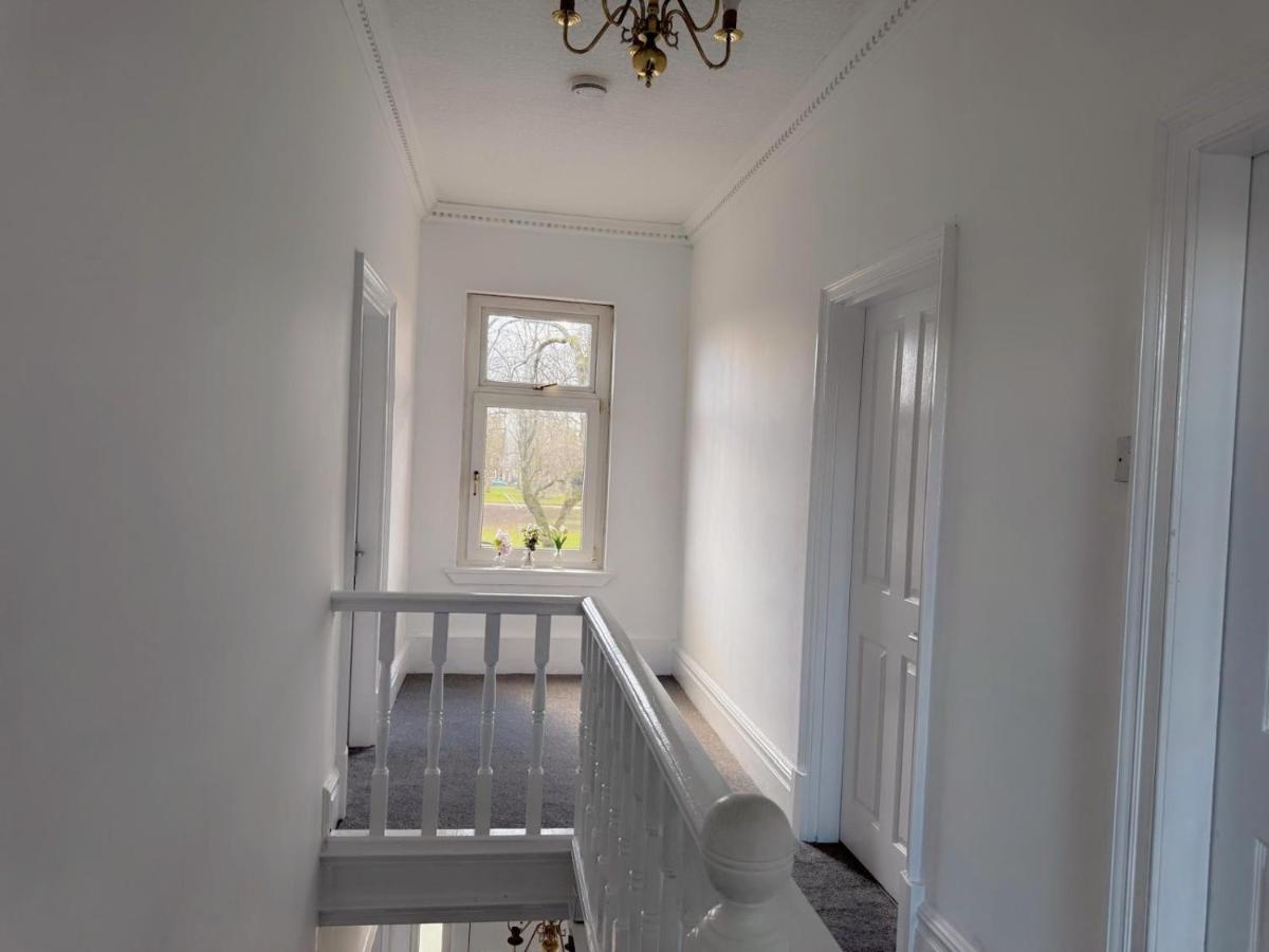 Double-Bedroom in the Heart of Salford Manchester GCSW1 Perfect for Short Stays