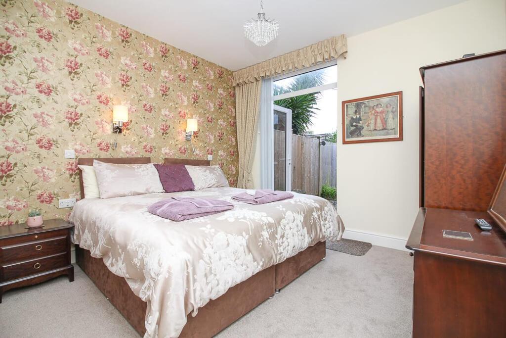 King Room with Garden View
