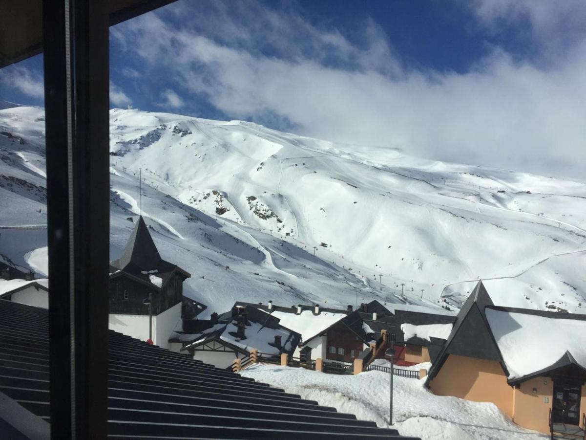 VISTAS Y PISTAS Acogedor y espacioso duplex en zona alta con garaje - Chambres d'hôtes Sierra Nevada