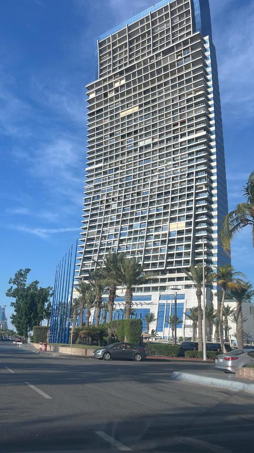 DAMAC Tower Sea View Apartment - B&B