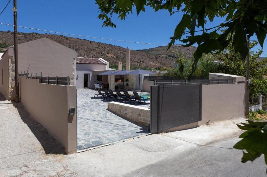 Villa Archontiki - B&B Kalamítsi Alexándrou