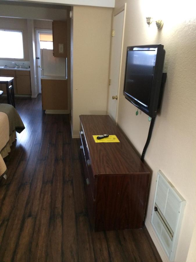 Zimmer mit Kingsize-Bett