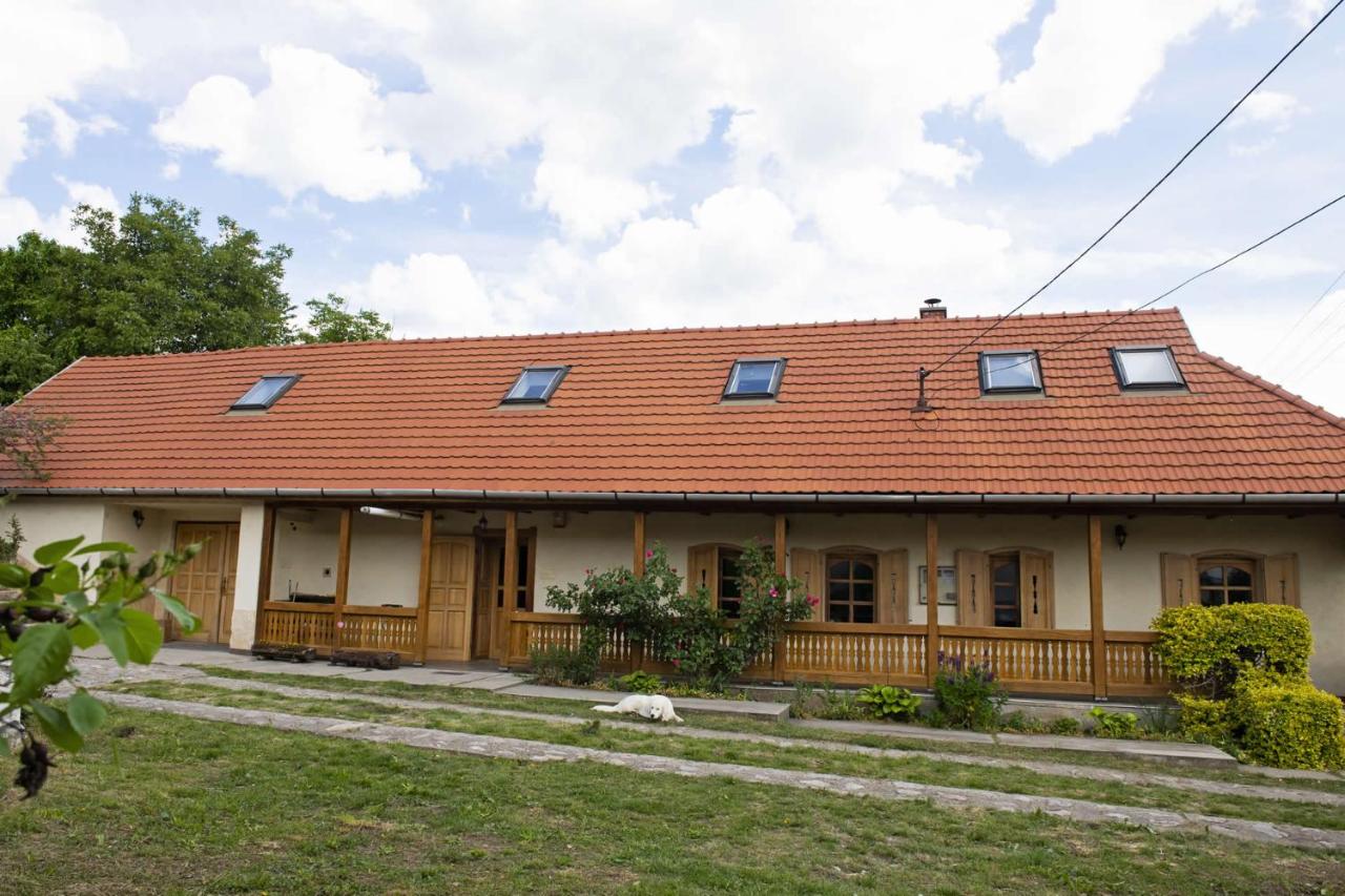 Jégmadár Vendégház Varbó - B&B