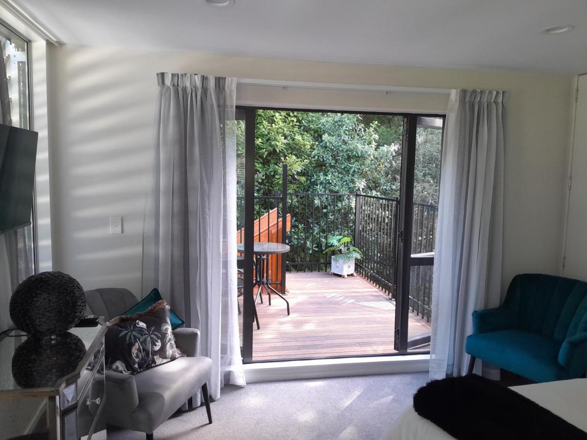 Tree Tops Get Away - B&B Auckland
