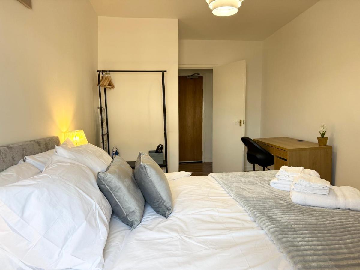 Cosy 1 Bedroom Apartment in the heart of Barry Flat 3 - Bed and Breakfast Barry