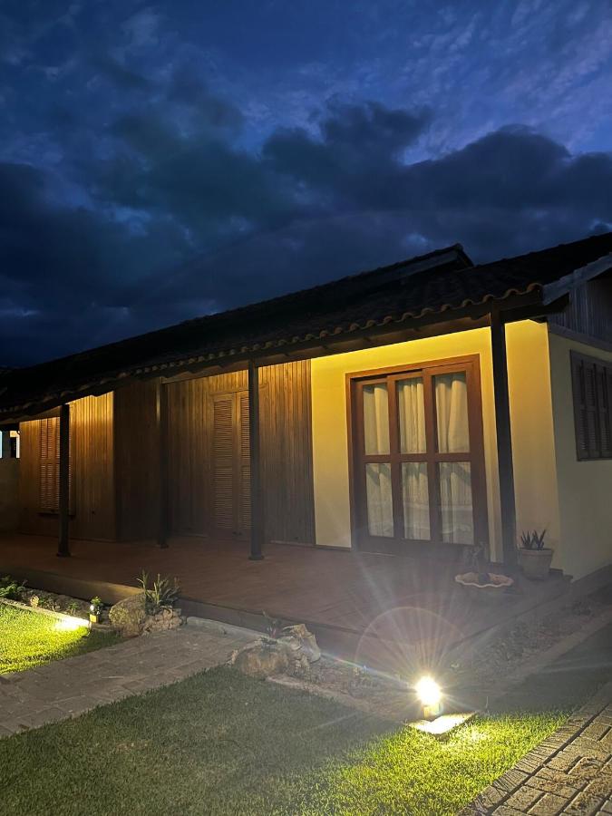 Casa Amendoeira - Rua da Praia Grande - Laguna-SC - B&B Laguna