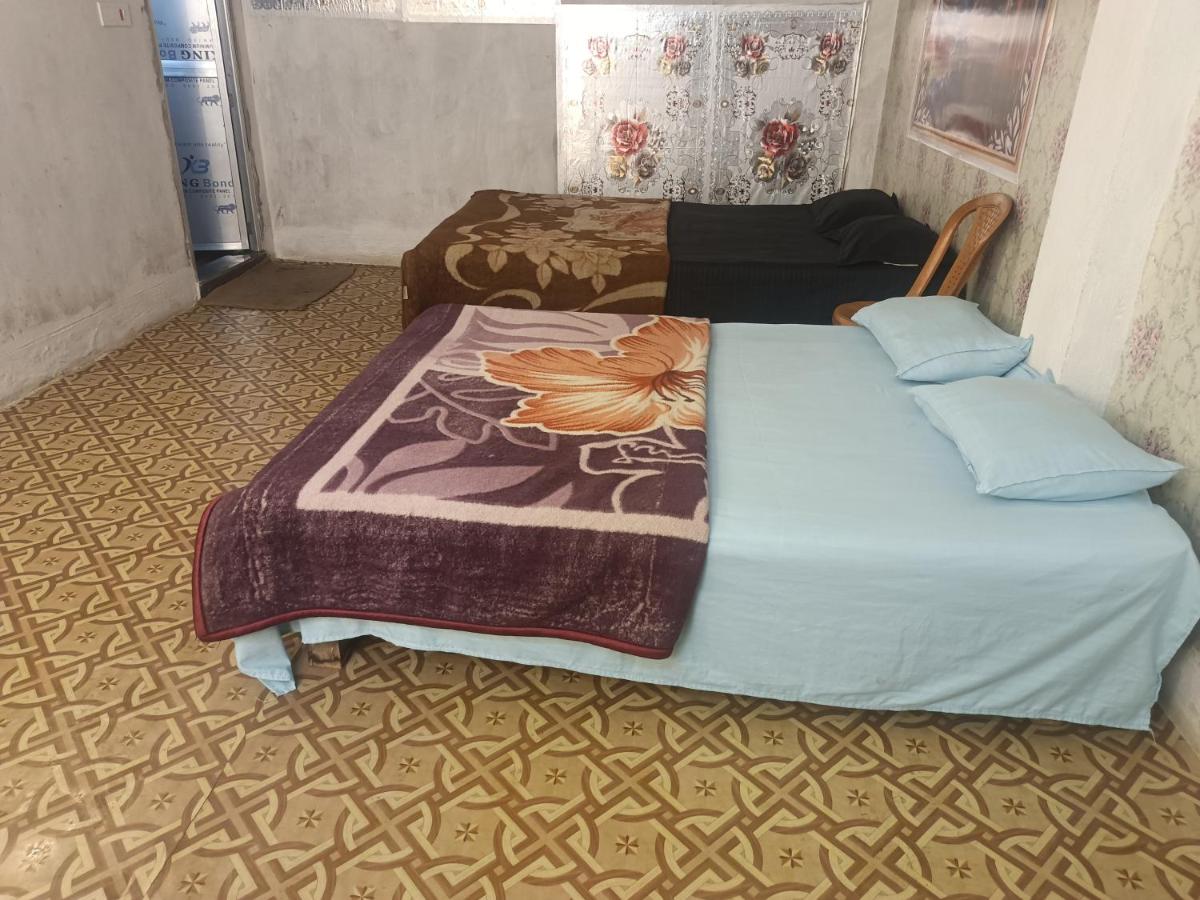 Dreibettzimmer mit Bad