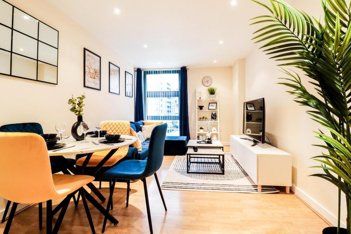 Stunning Canary Wharf Flat-5 mins from tube station - B&B