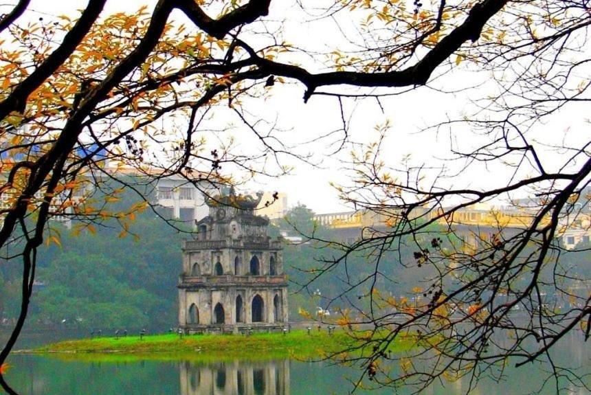 Old Quarter Autumn Hostel - Bed and Breakfast Hanoi