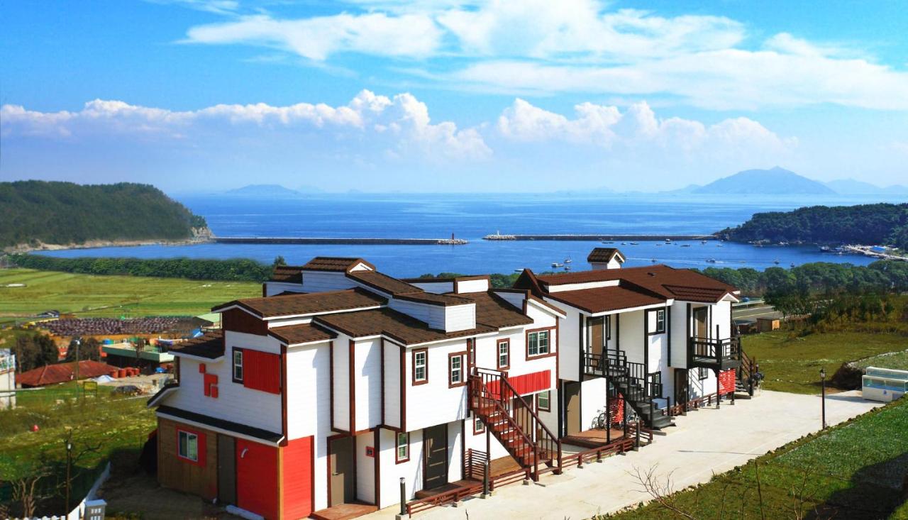 B&B Namhae - Bluesean Pension - Bed and Breakfast Namhae