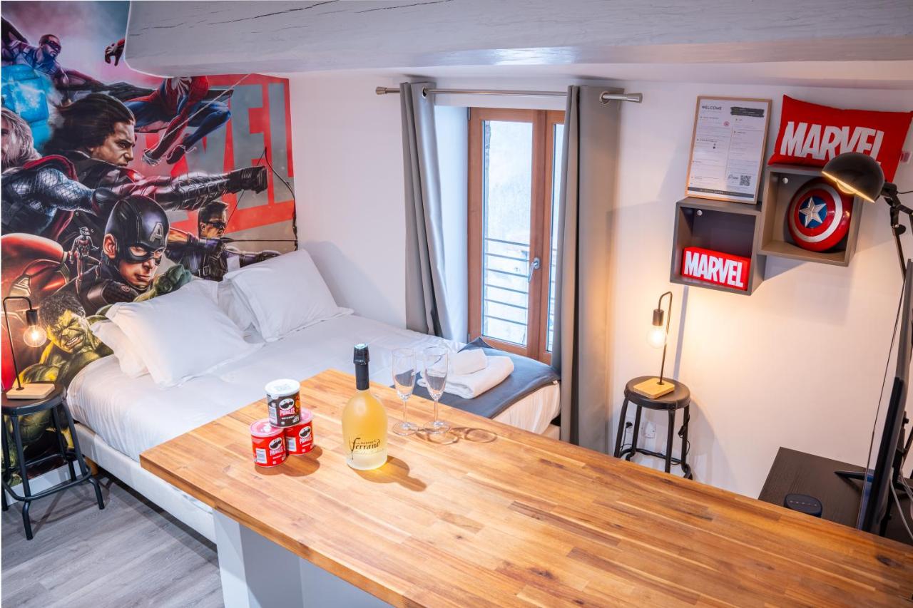 Deluxe Studio