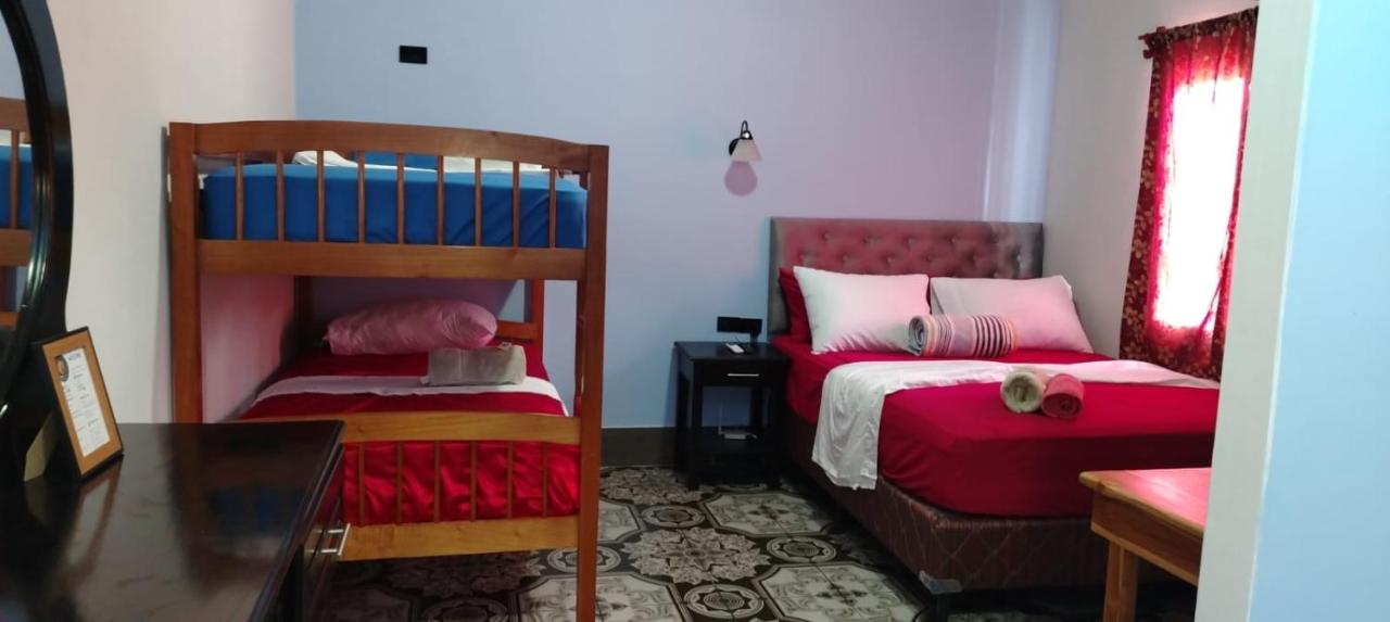 Habitación Triple con balcón