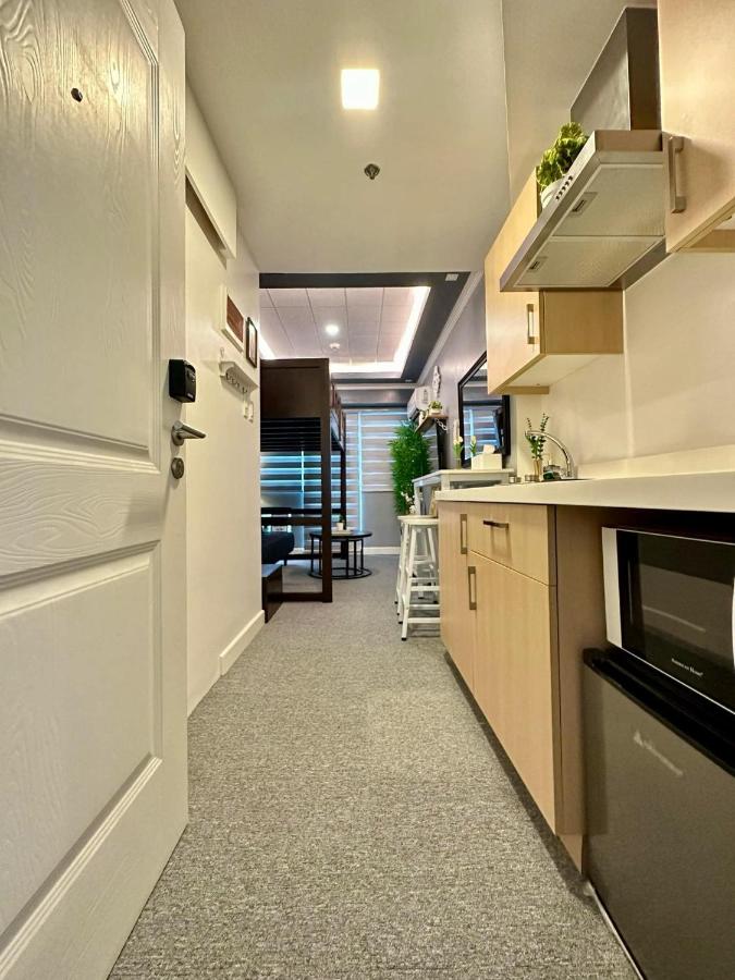 Jimenez Staycation Unit 406 Quirino west tower The Residence at Commonwealth by Century - Ferienwohnung