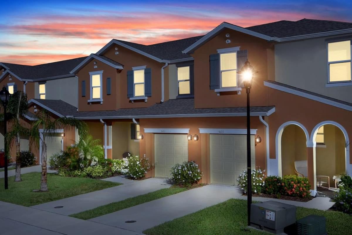 Family Friendly 4 Bedrooms with GameRoom close to Disney in Compass Bay 5103 - B&B