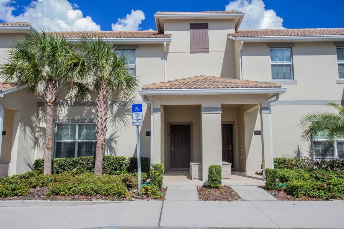 Four Bedrooms at StoreyLakeResort 3063 - B&B Kissimmee