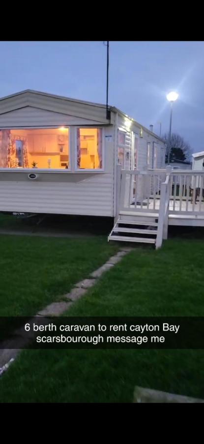 Cayton Bay - Caravan - Bed and Breakfast