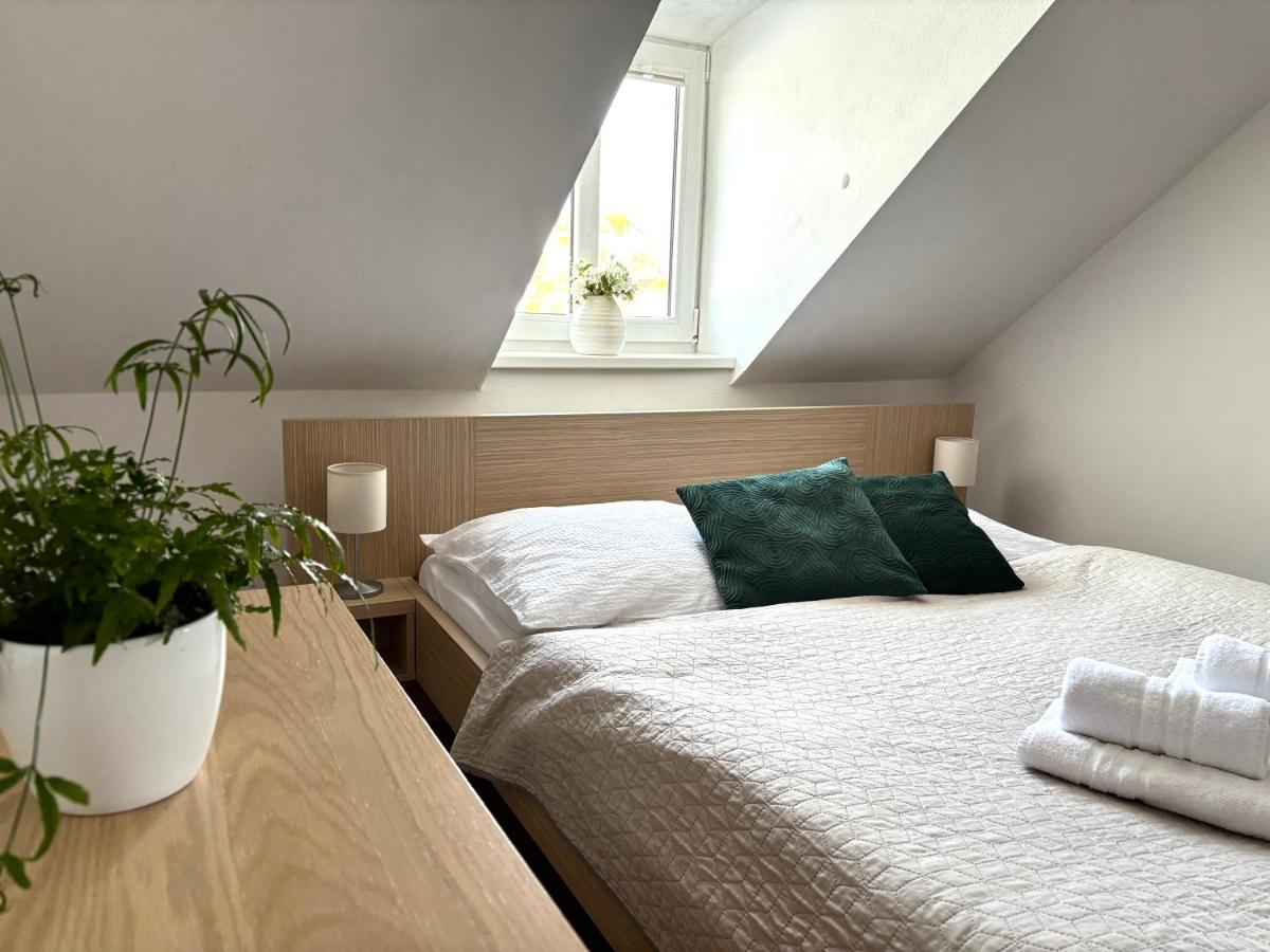 Vierbettzimmer mit Bad