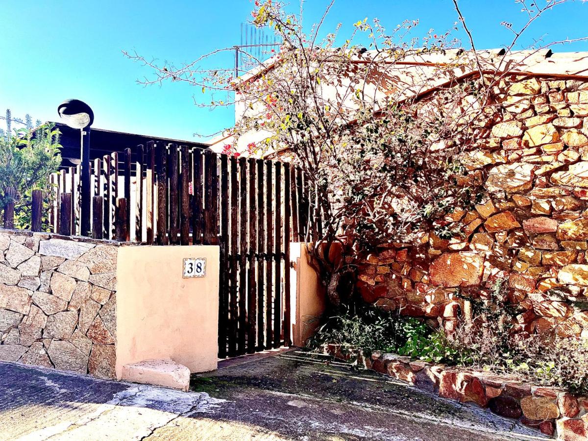Villa Mare Azzurro, 2 passi dal mare - B&B Simius