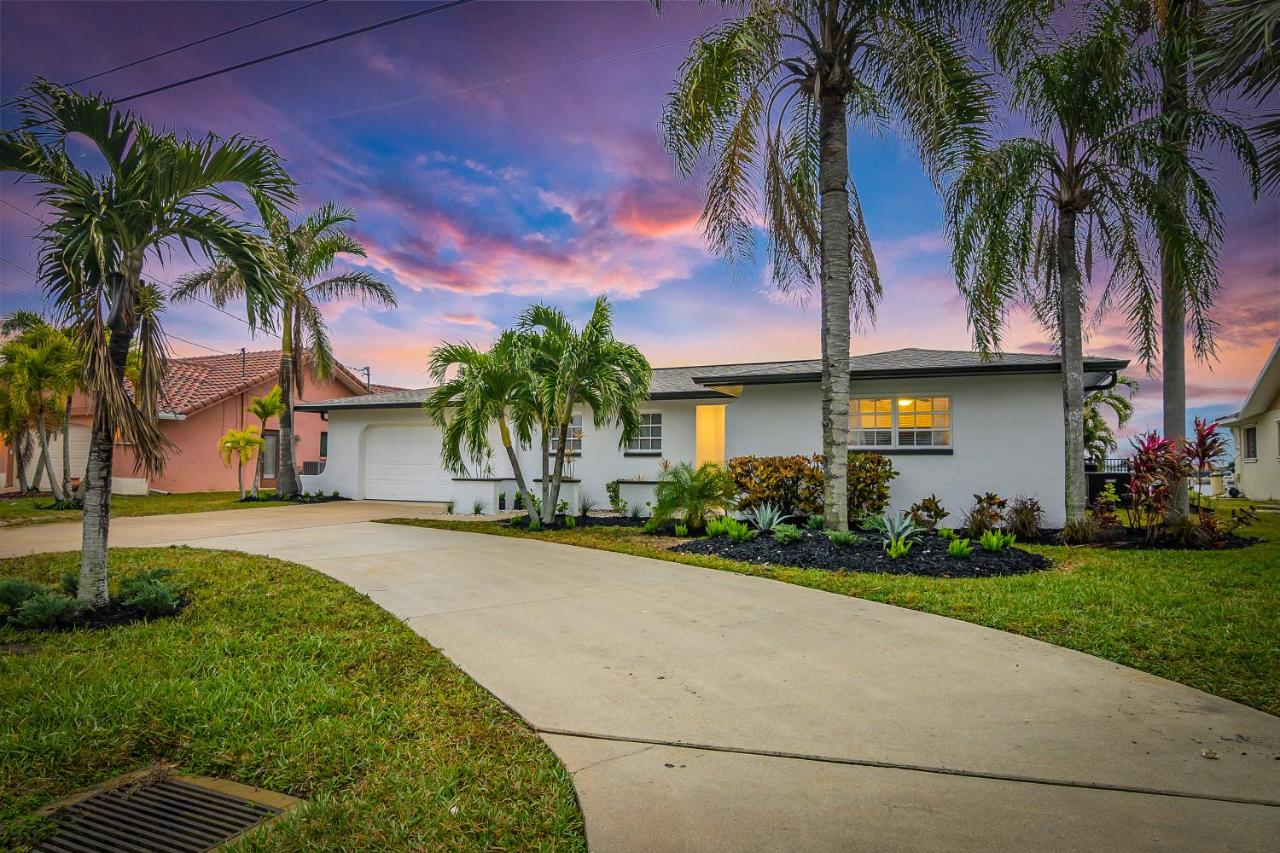 Sunrise Paradise Waterfront - B&B Cape Coral
