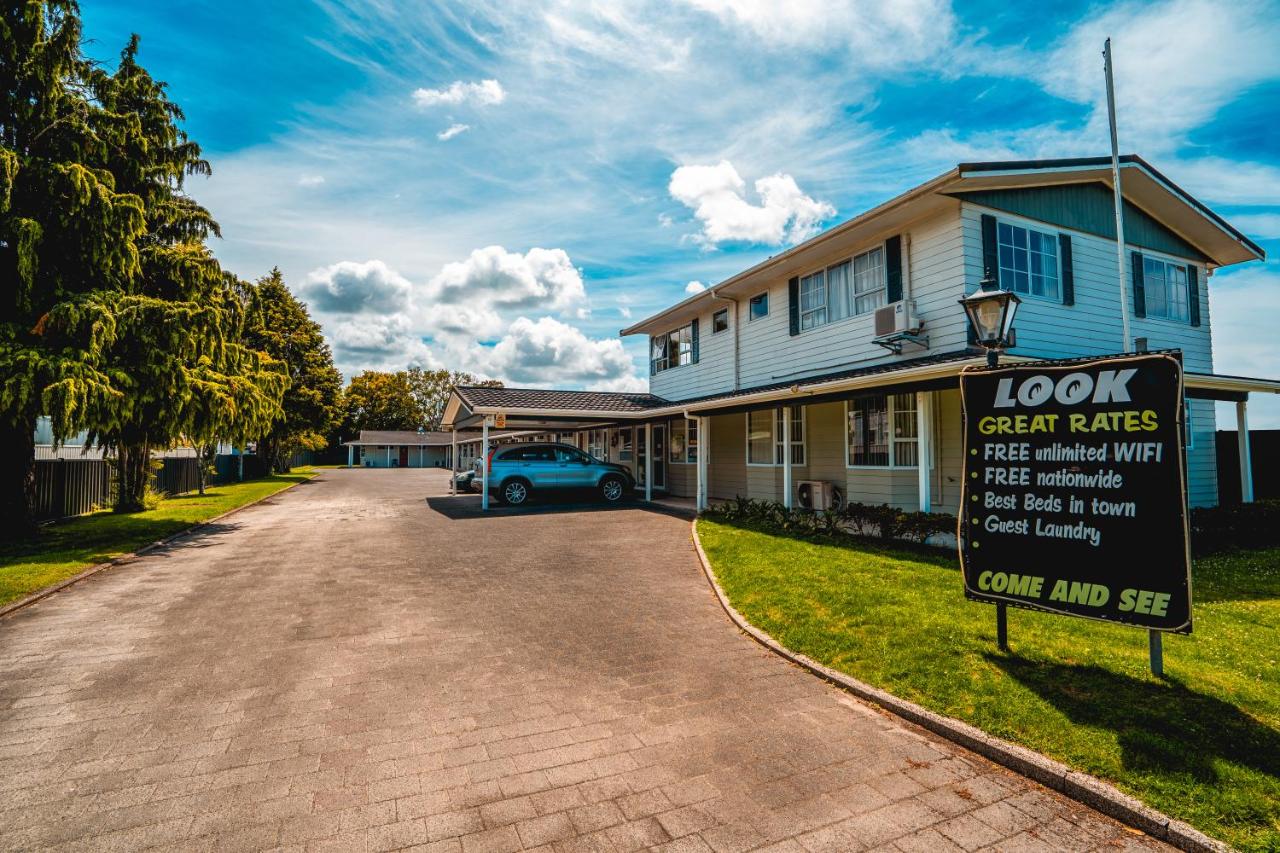 Colonial On Gladstone Motel - Bed and Breakfast Gisborne