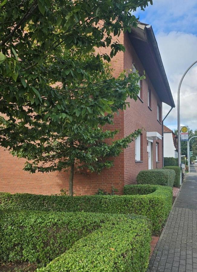 Unterkunft mit Einzel- und Doppelzimmer I 3min CityHospital I Monteure I Smart TV I Einzelbetten I Küche I Gemeinschaftsraum I Wasch I P - Ferienwohnung