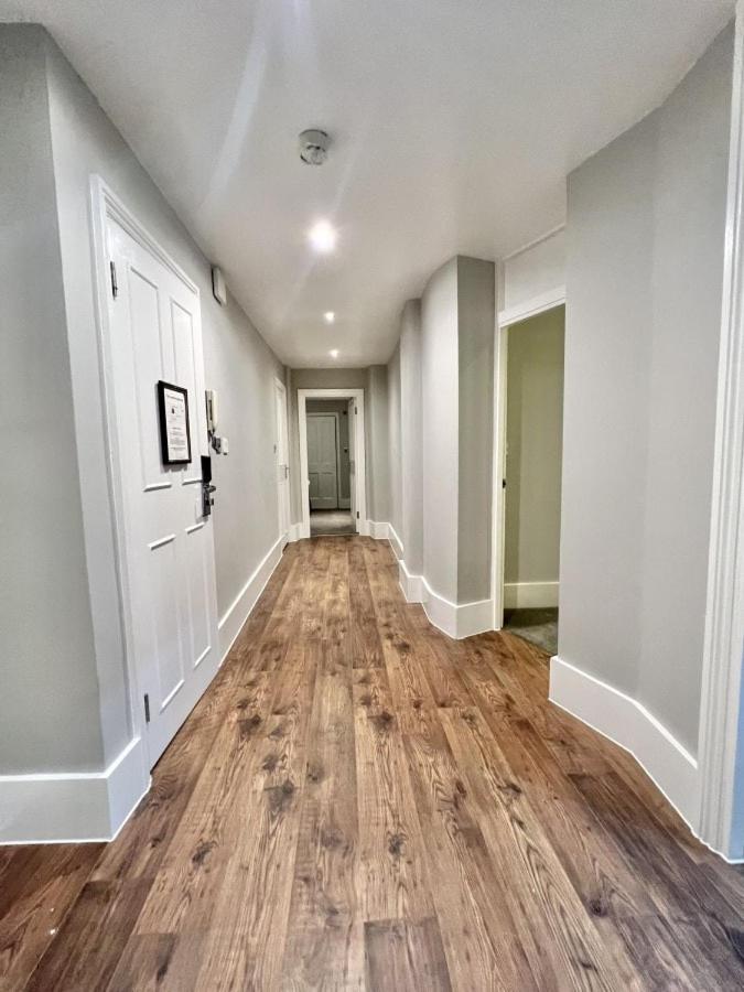 Three Bedroom Superior Apartment with Patio – Lower Ground Floor