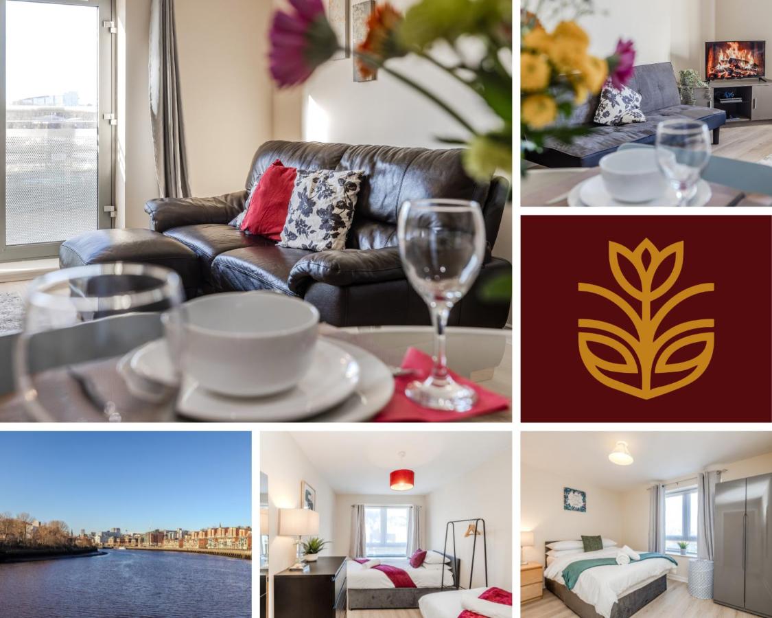 Waterfront Quayside Apartment with secure parking & lift, Ideal for Mobility Users - Ferienwohnung