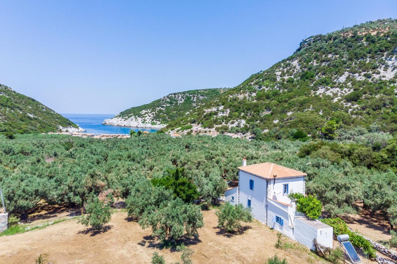 Maison traditionnelle grecque avec accès direct à la plage de Glysteri à pied - B&B