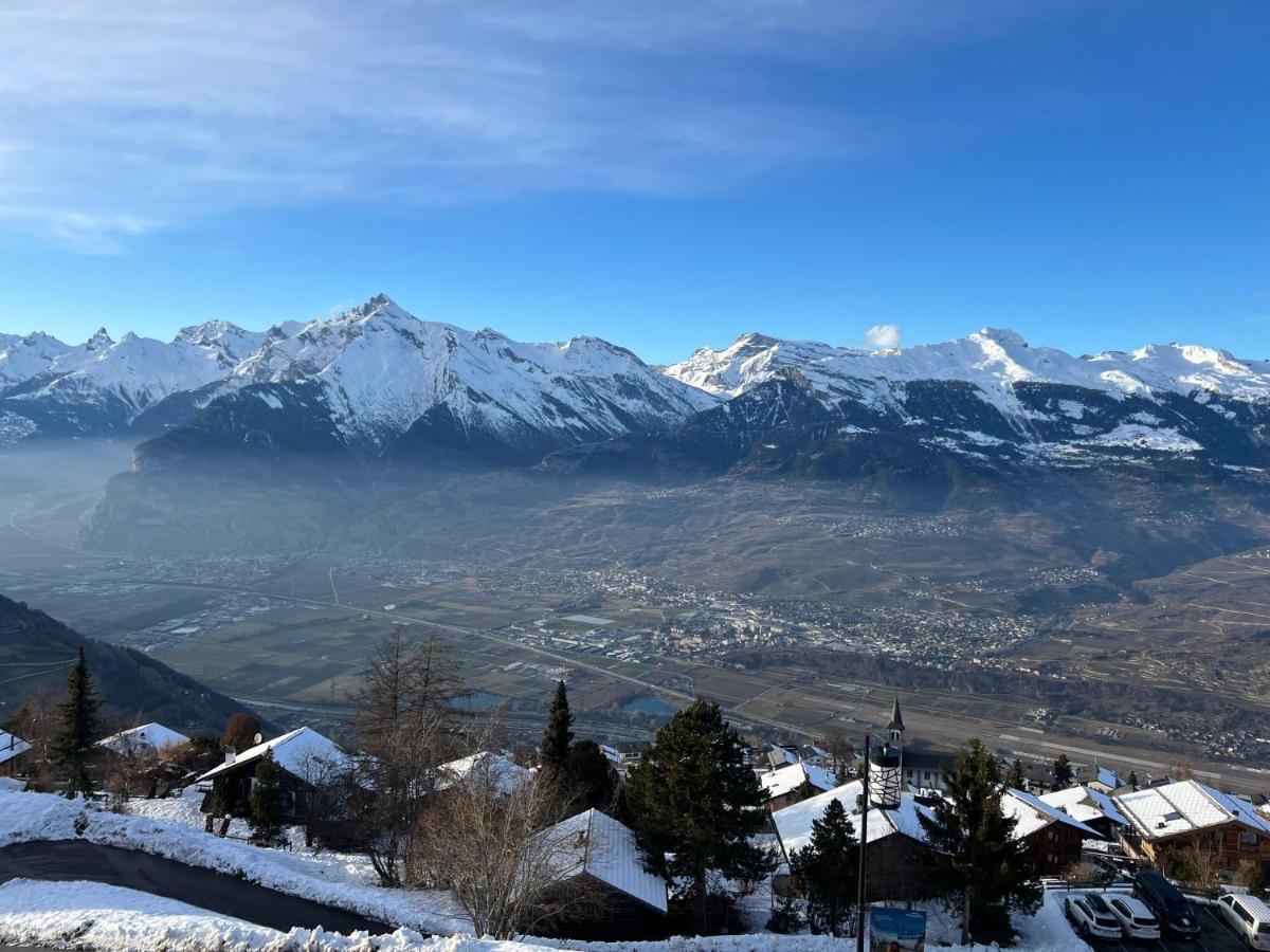 Magnifique appartement avec une Superbe Vue panoramique - B&B Veysonnaz