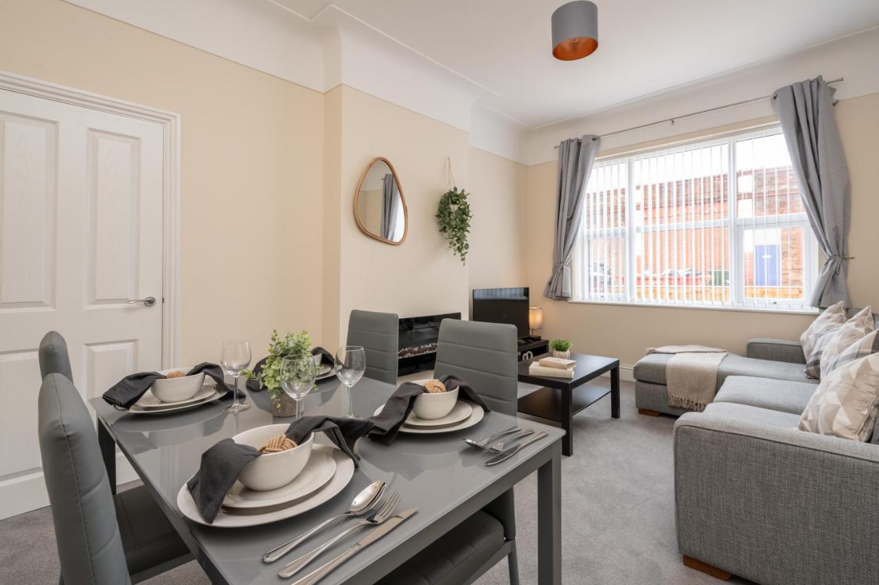 Modern house - Free parking - 2x bathrooms - B&B Liverpool