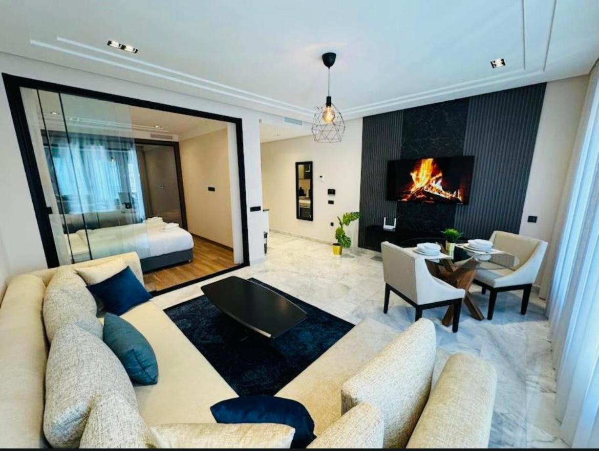 Les Joyeux Luxury Studios et Suites - Ferienwohnung Casablanca