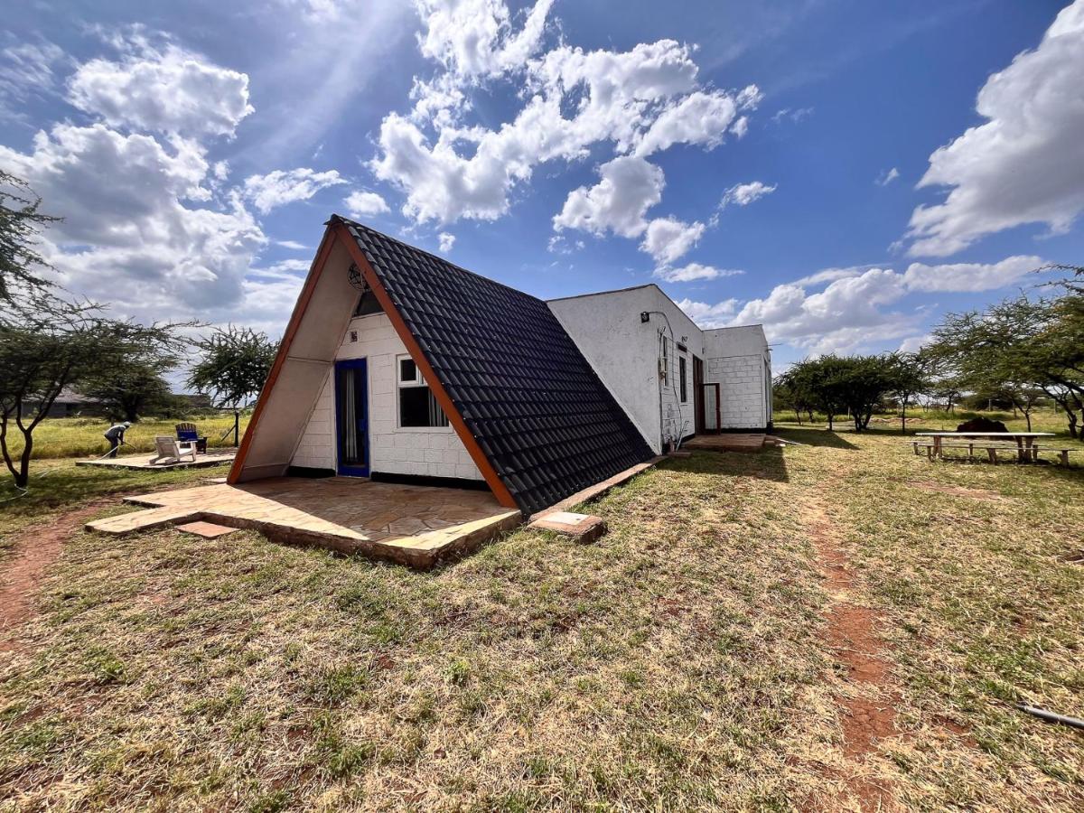 Amboseli Glass house - B&B