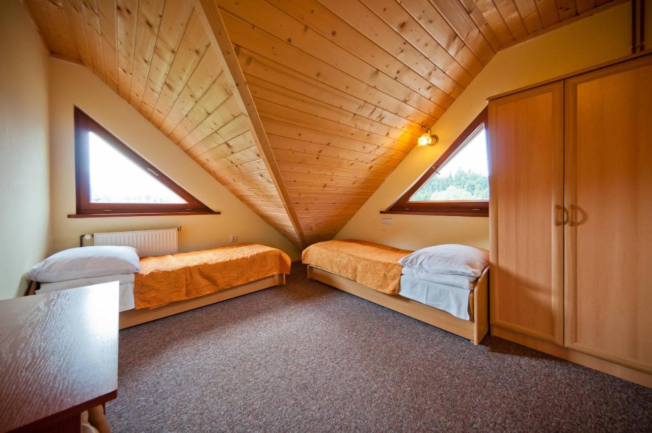 Corner Double Room 7
