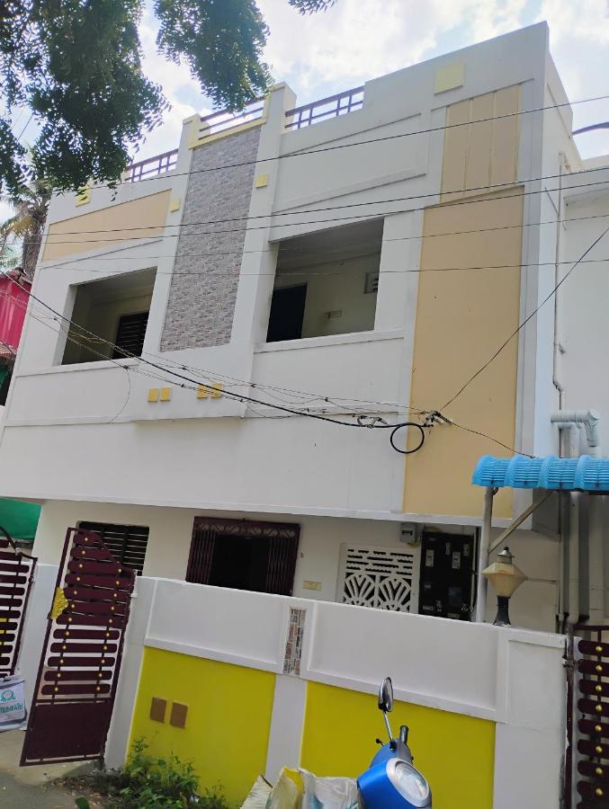 Thiruveesar SVK Homestay - Bed and Breakfast