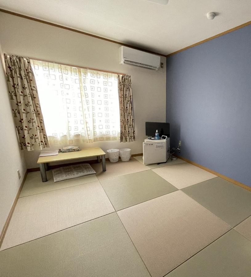 Zweibettzimmer mit Gemeinschaftsbad