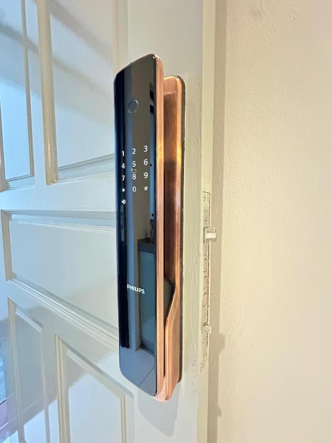 NEWLY REnOVATED Comfy Beachfront View at Seri Bulan Port Díckson - B&B Port Dickson